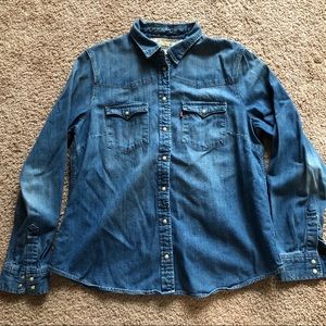 Levi’s denim button up